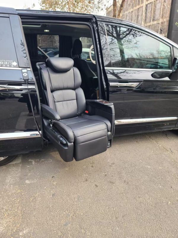 電動旋轉(zhuǎn)升降福祉座椅（ SUV+商務(wù)車）-