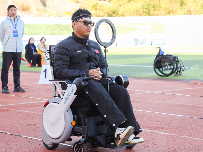 腦控主動康復(fù)輪椅